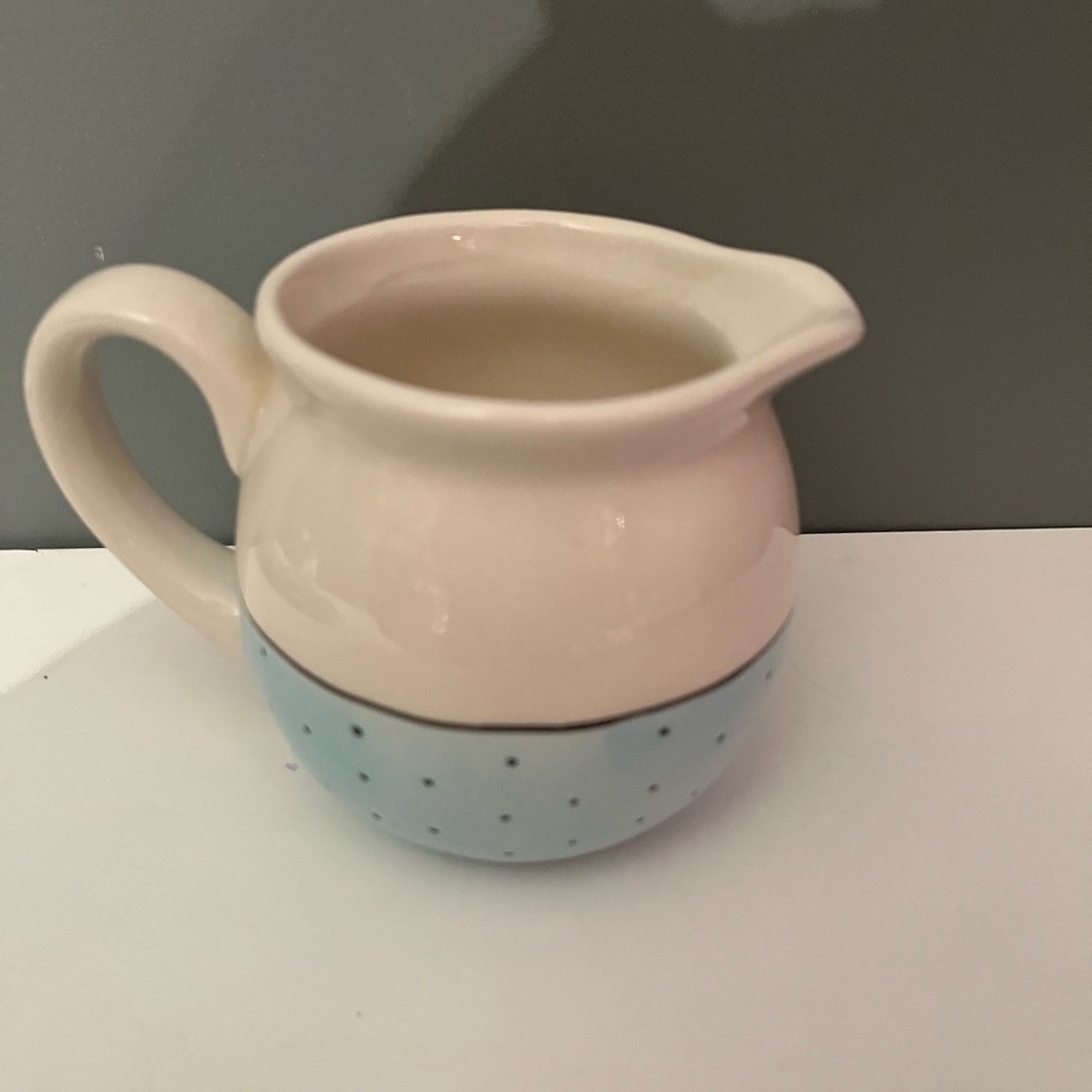 Rae Dunn POUR Creamer Artisan Collection Ceramic Milk Pitcher Country Farmhouse - Picture 3 of 3